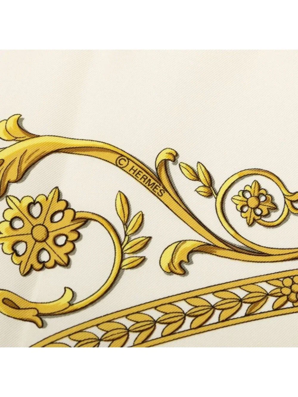 Hermes Carre 90 la Promenade de Longchamps Long Chien Walking Scarf Large Ivory